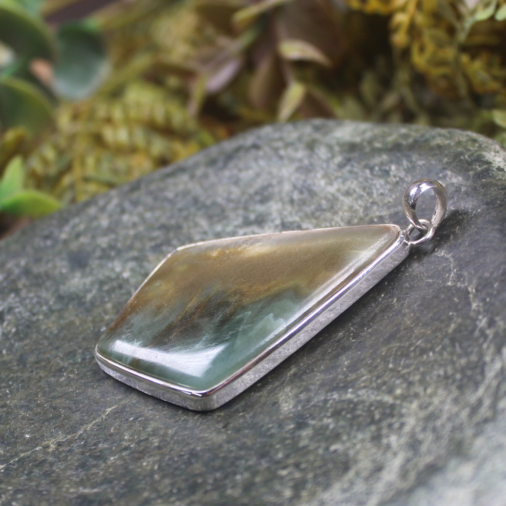 Inanga Pounamu - NZ Greenstone
