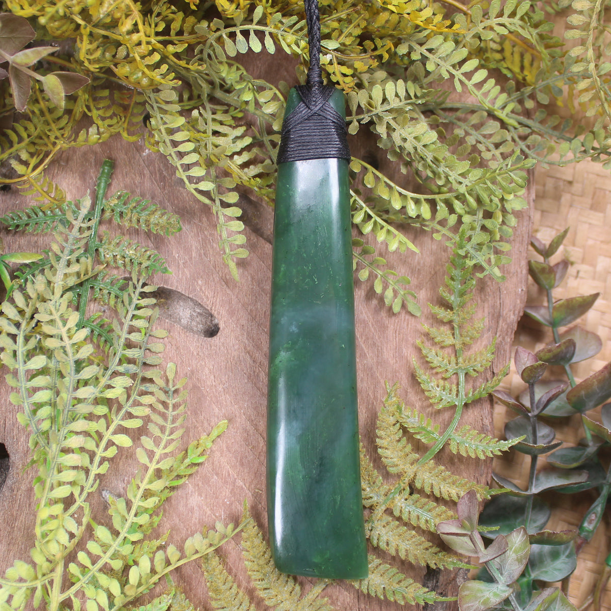 Hapopo Pounamu Toki - NZ Greenstone