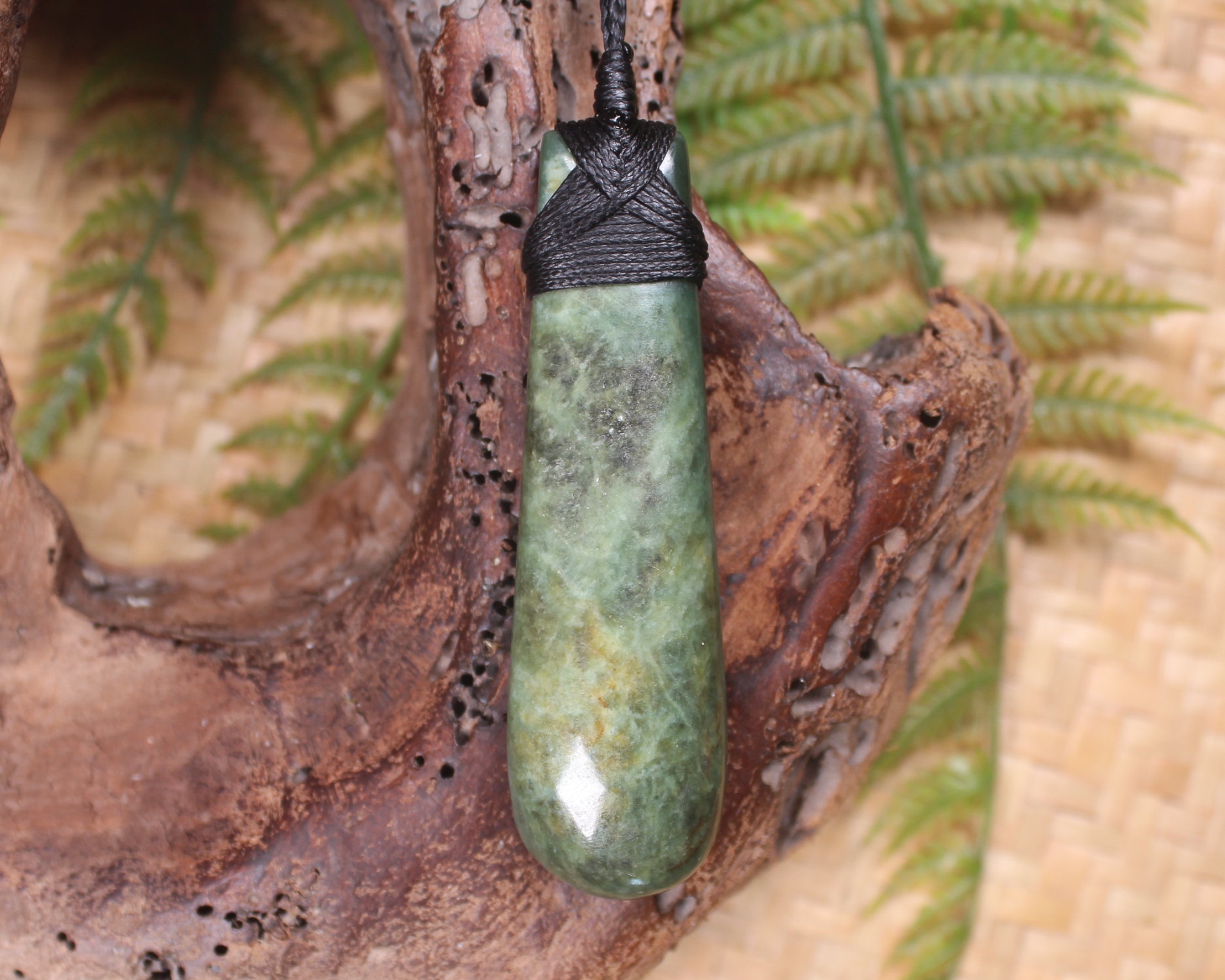 Roimata Teardrop carved from Hapopo Pounamu - NZ Greenstone
