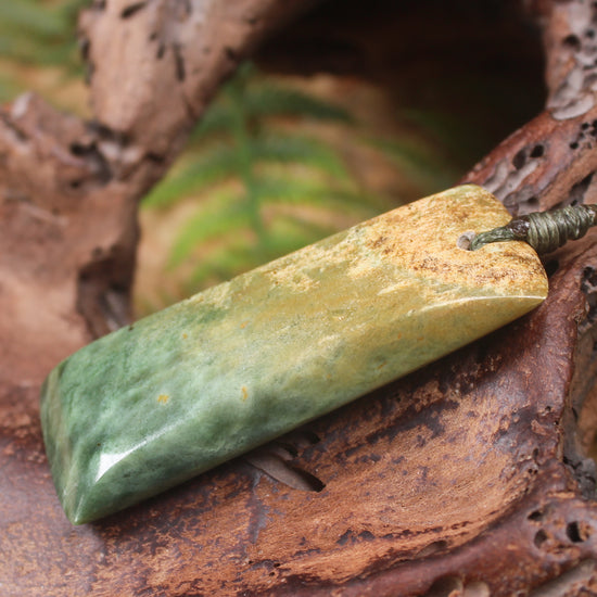 Toki or Adze Pendant carved from Flower Jade Pounamu - NZ Greenstone