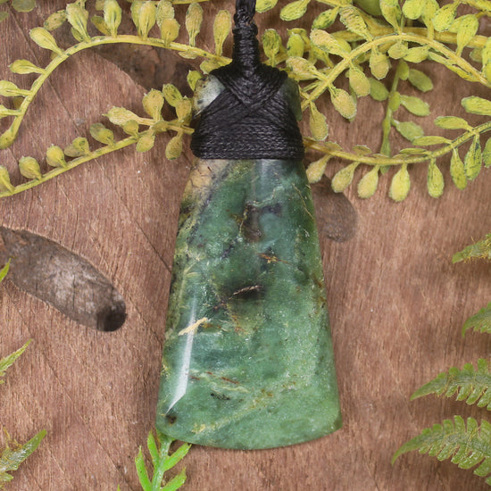 Kawakawa Pounamu Toki