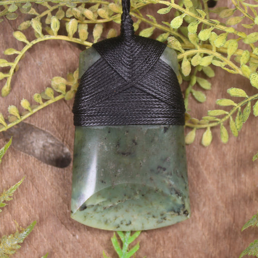 Rimu Pounamu Toki Pendant - NZ Greenstone