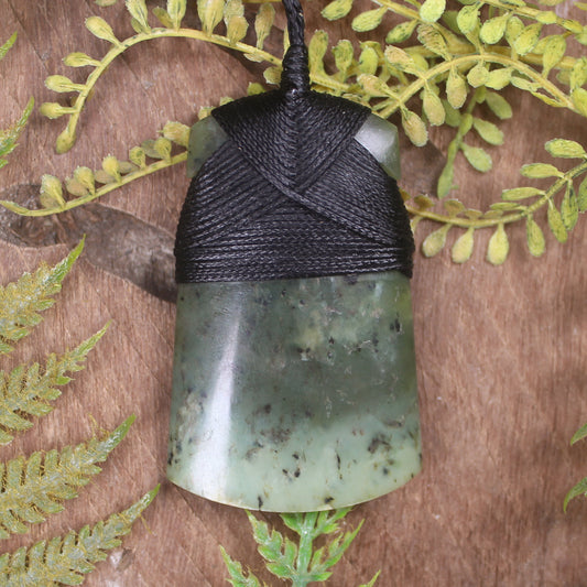 Rimu Pounamu Toki Pendant - NZ Greenstone