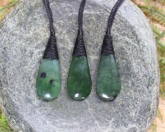 Roimata Teardrop carved from Kawakawa Pounamu - NZ Greenstone