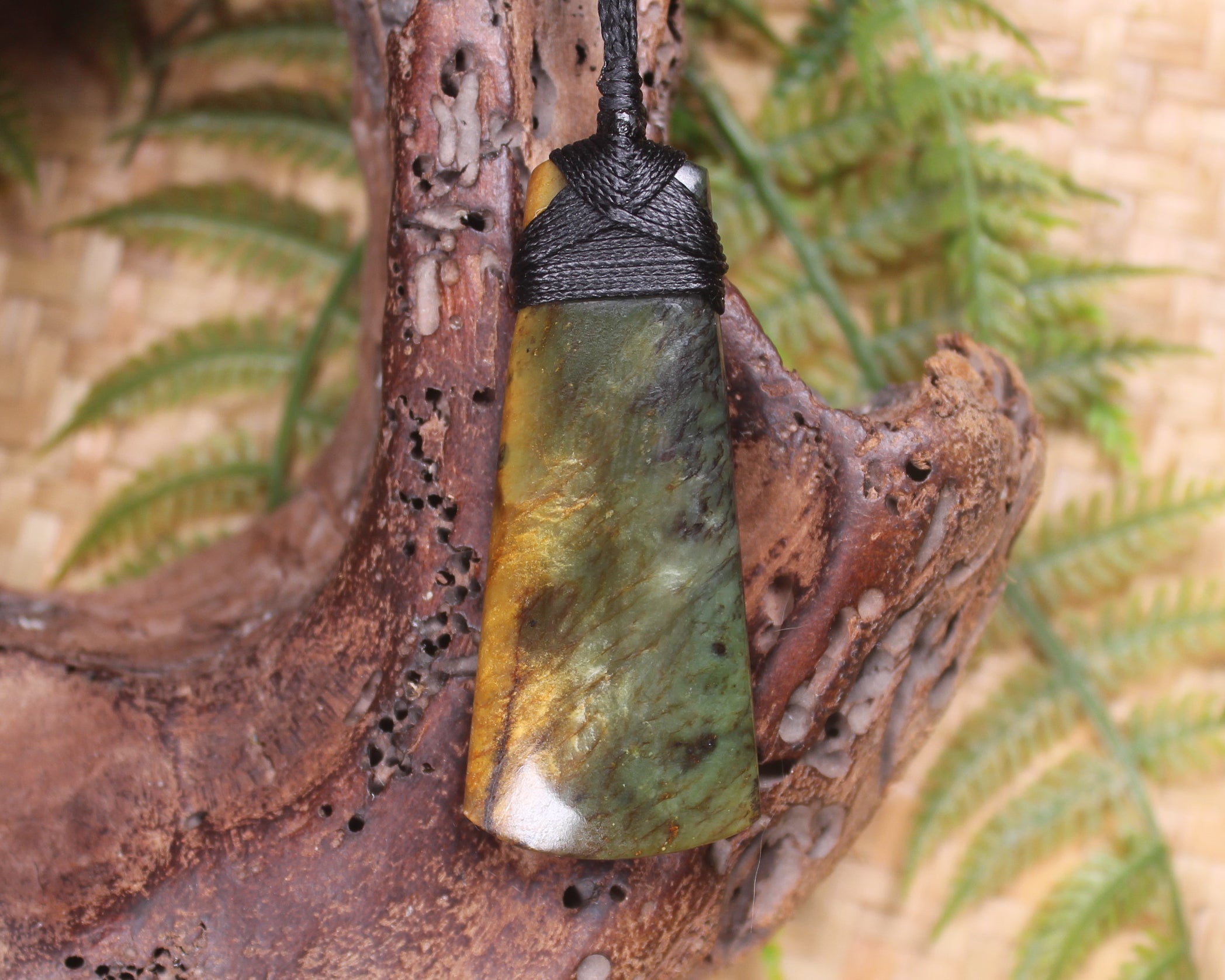 Toki pendant