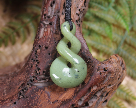 Twist or Pikorua carved from Tangiwai Pounamu - NZ Greenstone