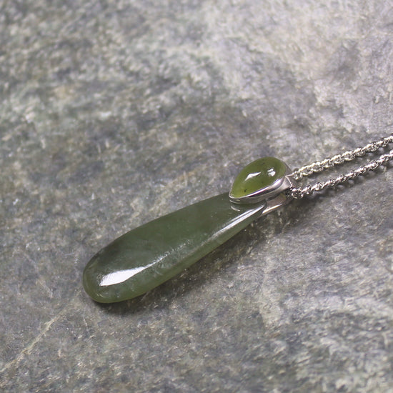 Rimu Pounamu pendant set in Sterling Silver - NZ Greenstone