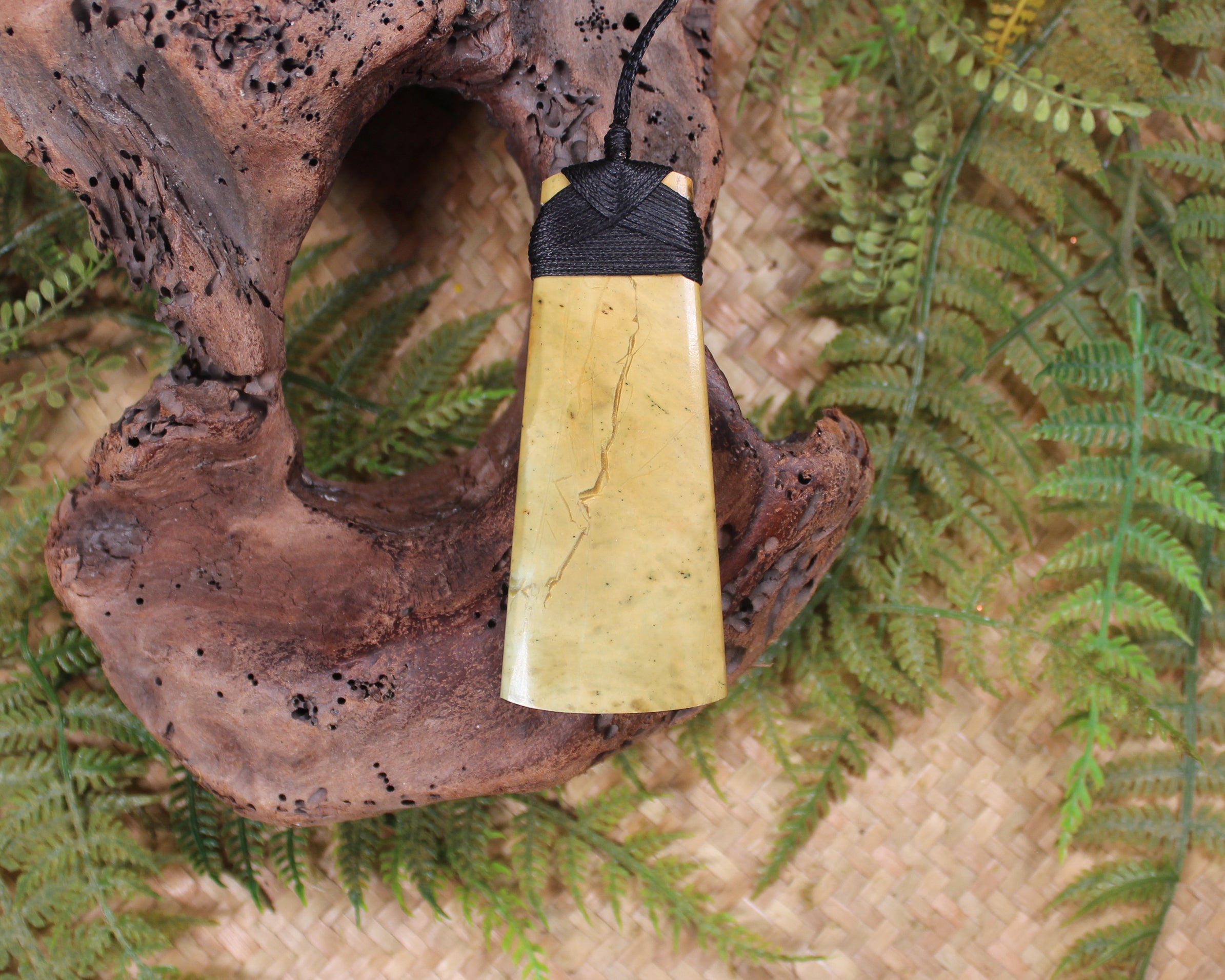 Toki or Adze Pendant carved from Flower Jade Pounamu - NZ Greenstone