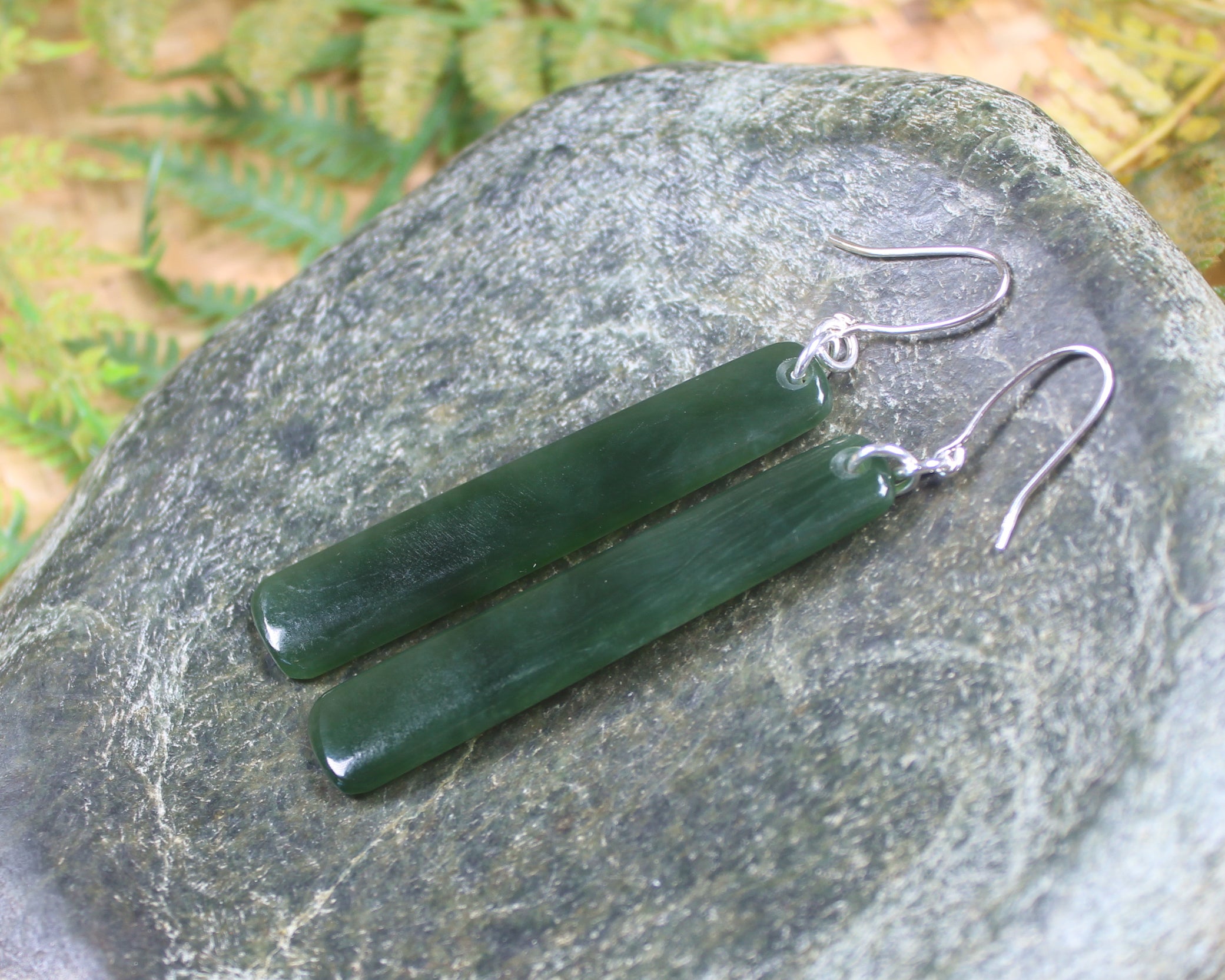 Roimata or Teardrop earrings carved from Kawakawa Pounamu - NZ Greenstone