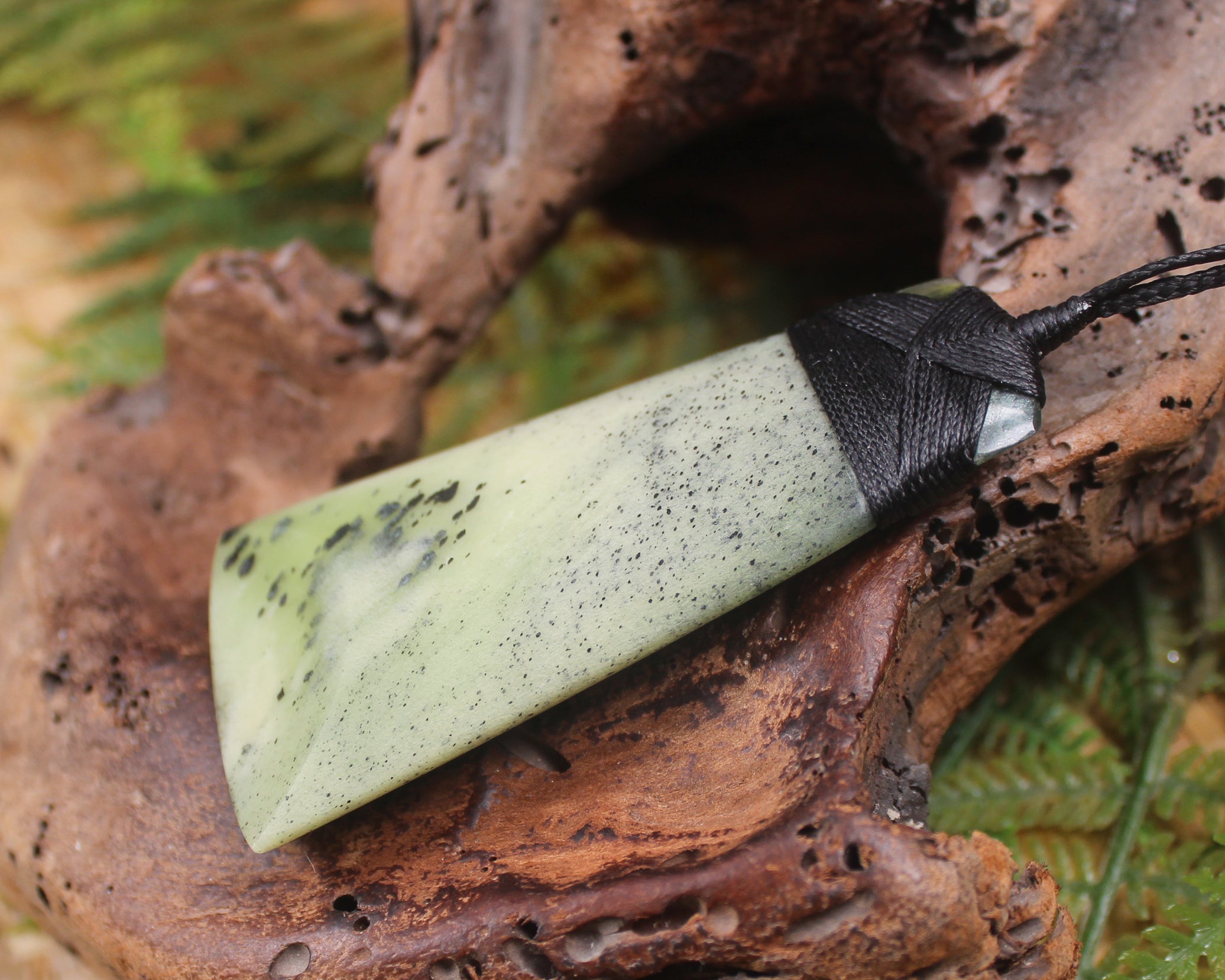 Toki or Adze Pendant carved from Tangiwai Pounamu - NZ Greenstone