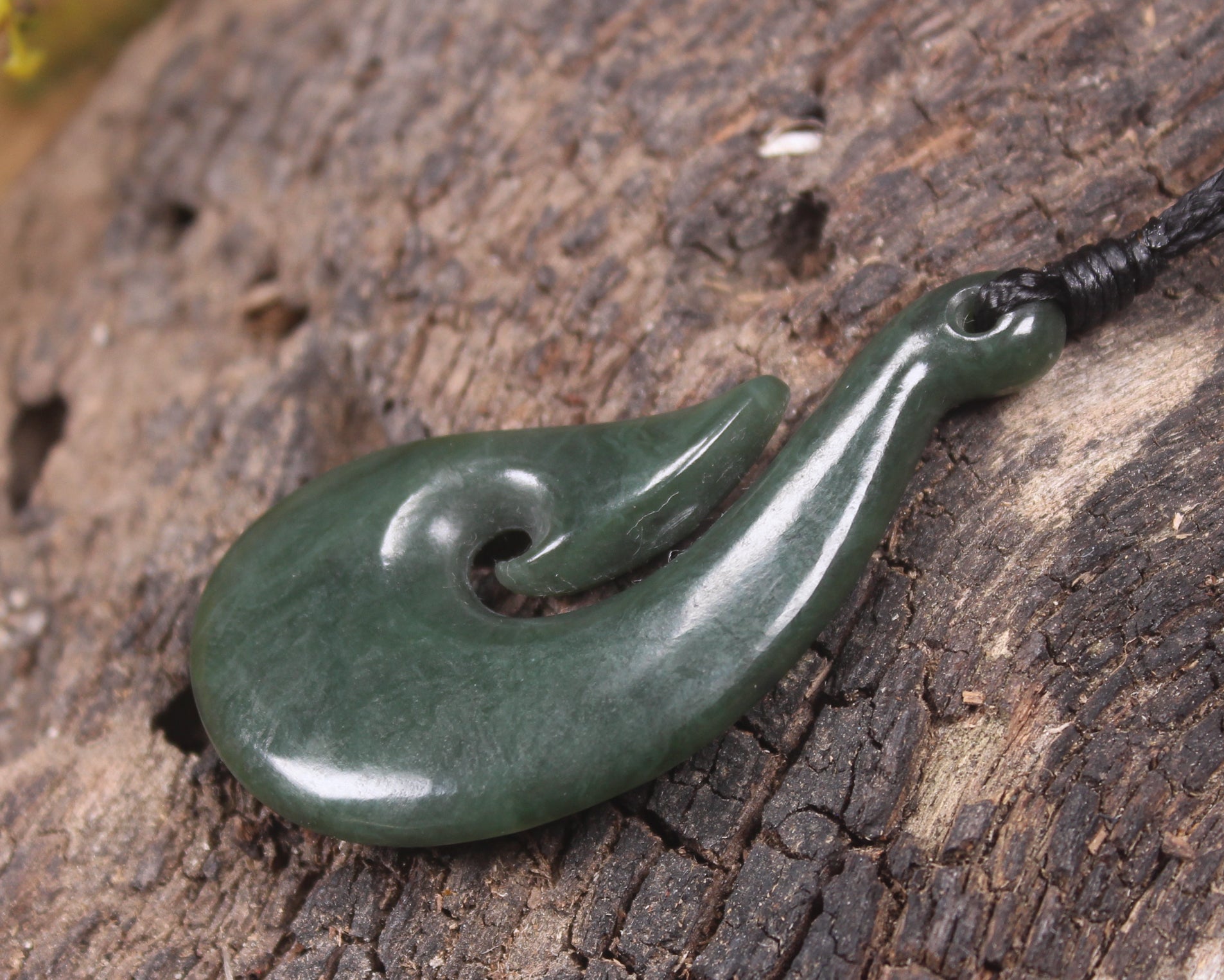 Hei Matau or Fish Hook carved from Kawakawa Pounamu - NZ Greenstone