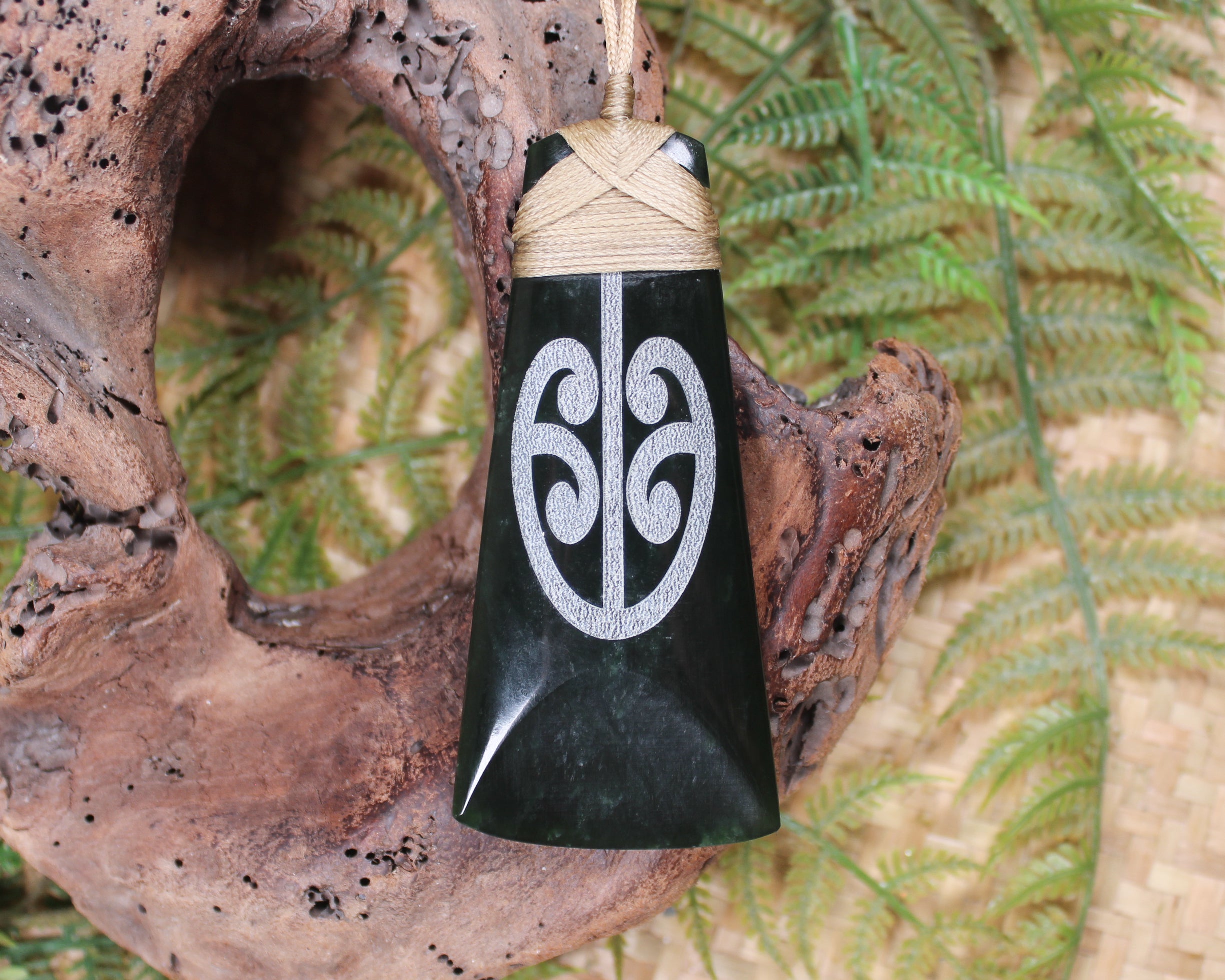 Kawakawa Pounamu Toki