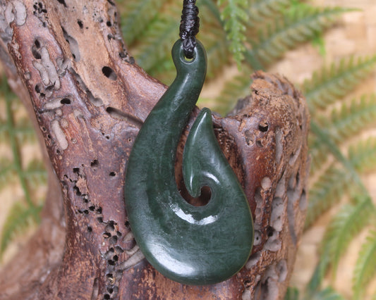 Hei Matau or Fish Hook carved from Kawakawa Pounamu - NZ Greenstone