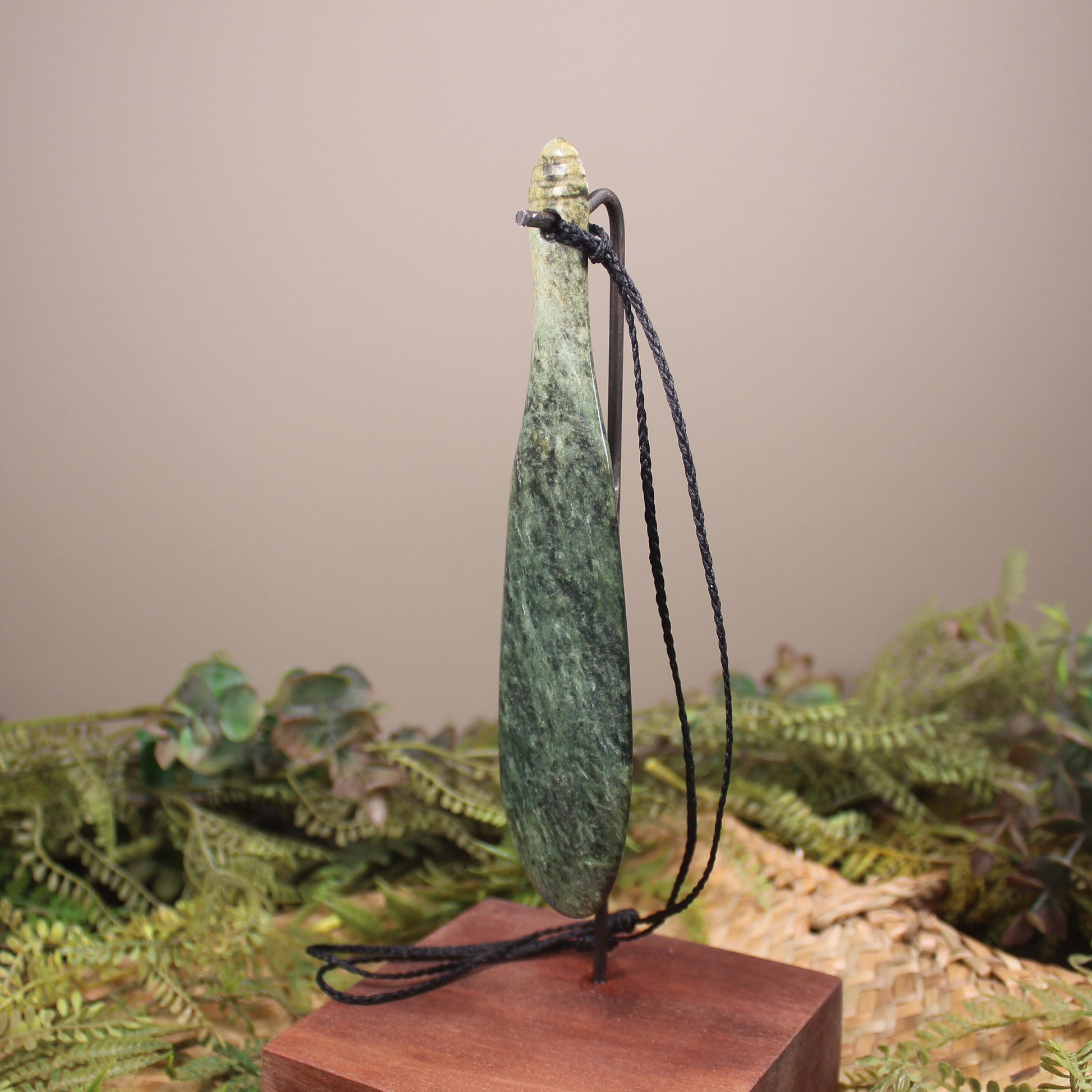 Mere or Patu Pendant carved from Flower Jade Pounamu - NZ Greenstone