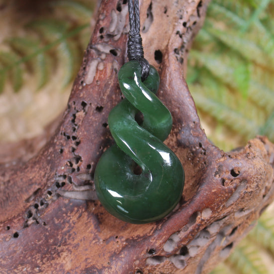 Twist carved from Kawakawa Pounamu - NZ Greenstone