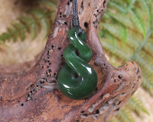 Twist carved from Kawakawa Pounamu - NZ Greenstone
