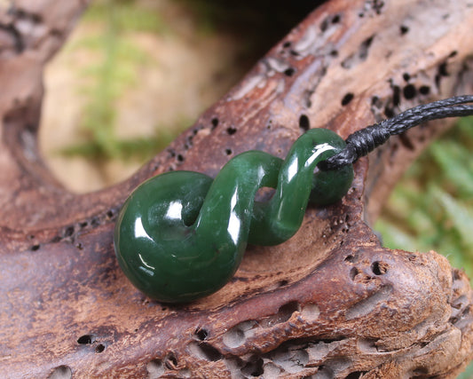 Twist carved from Kawakawa Pounamu - NZ Greenstone
