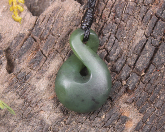 Twist or Pikorua carved from Hapopo Pounamu - NZ Greenstone
