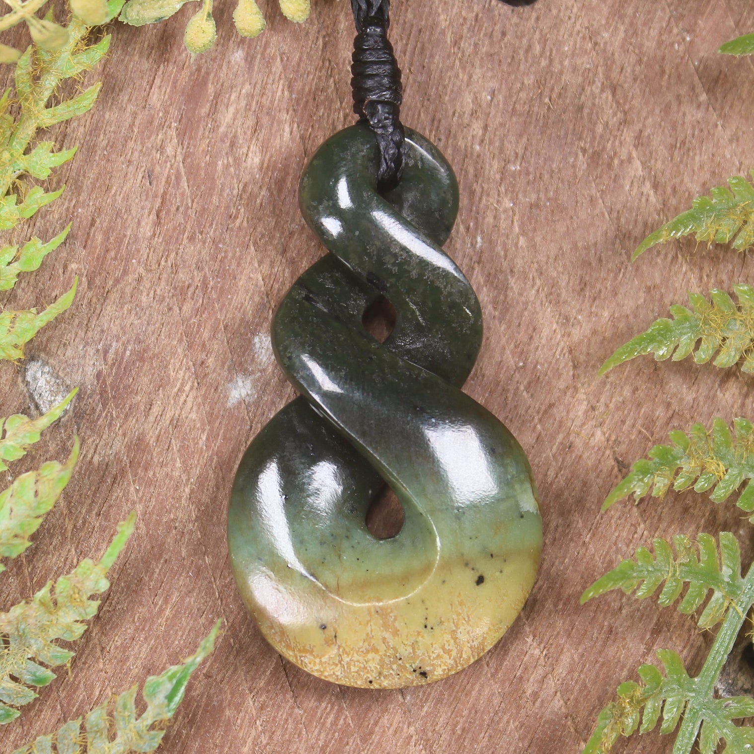 Twist or Pikorua carved from Flower Jade Pounamu - NZ Greenstone