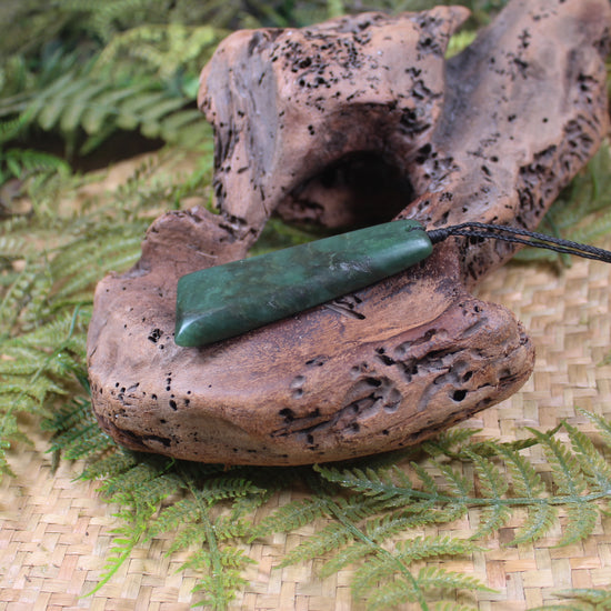 Kawakawa Pounamu Toki