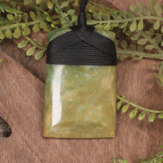 Flower Jade Pounamu Toki Pendant - NZ Greenstone