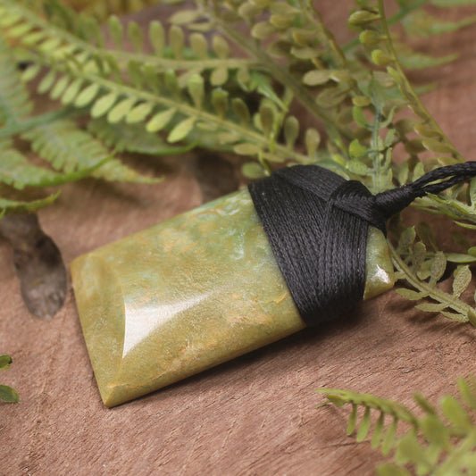 Flower Jade Pounamu Toki Pendant - NZ Greenstone