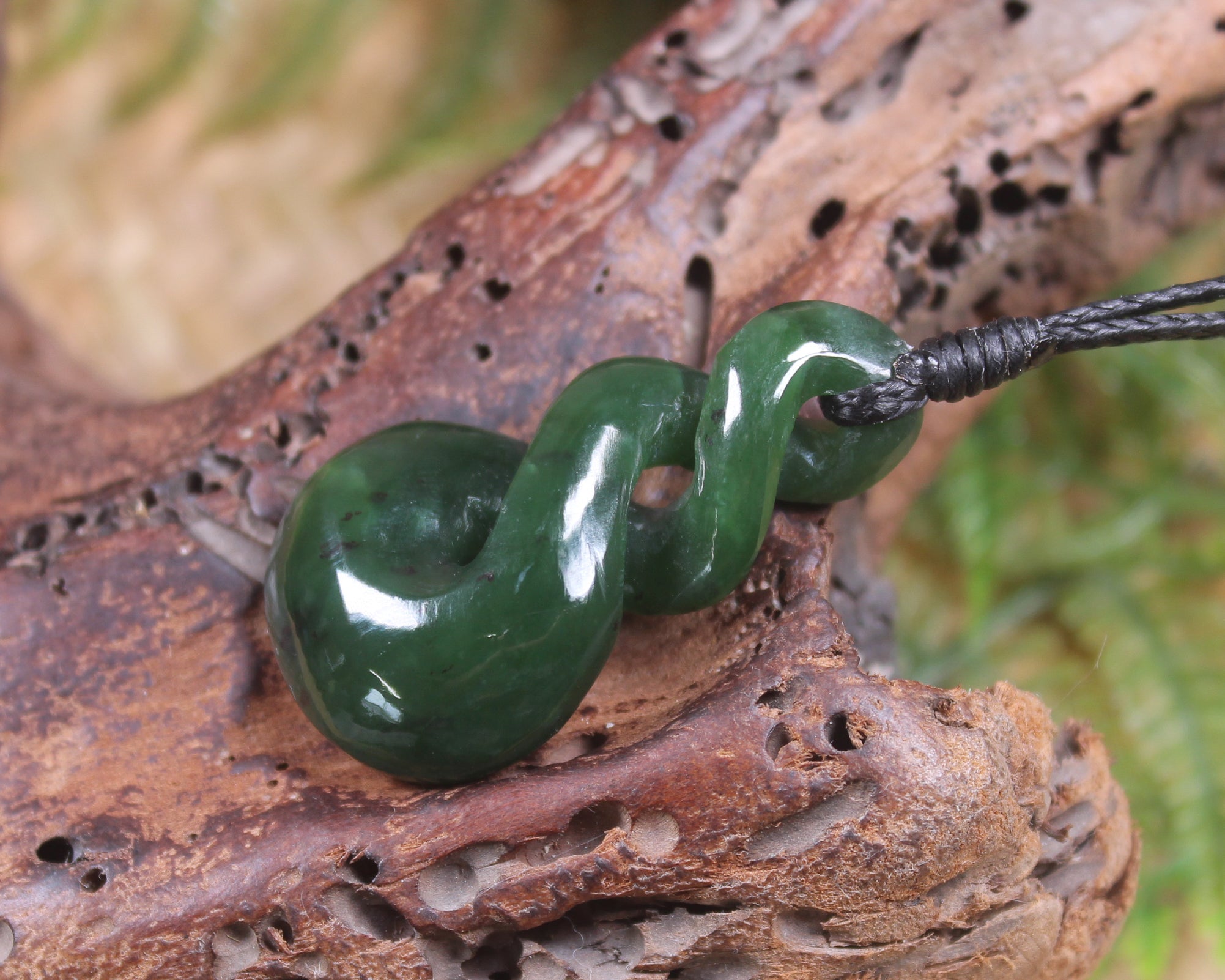 Twist carved from Kawakawa Pounamu - NZ Greenstone