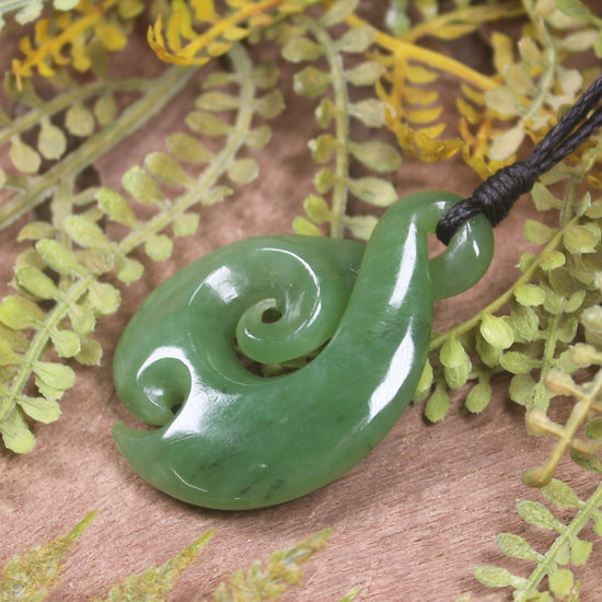 Twist carved from Hapopo Pounamu - NZ Greenstone