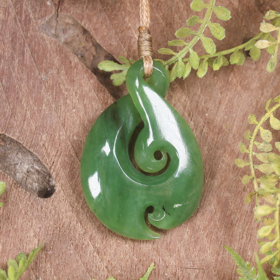 Twist or Pikorua carved from Hapopo Pounamu - NZ Greenstone