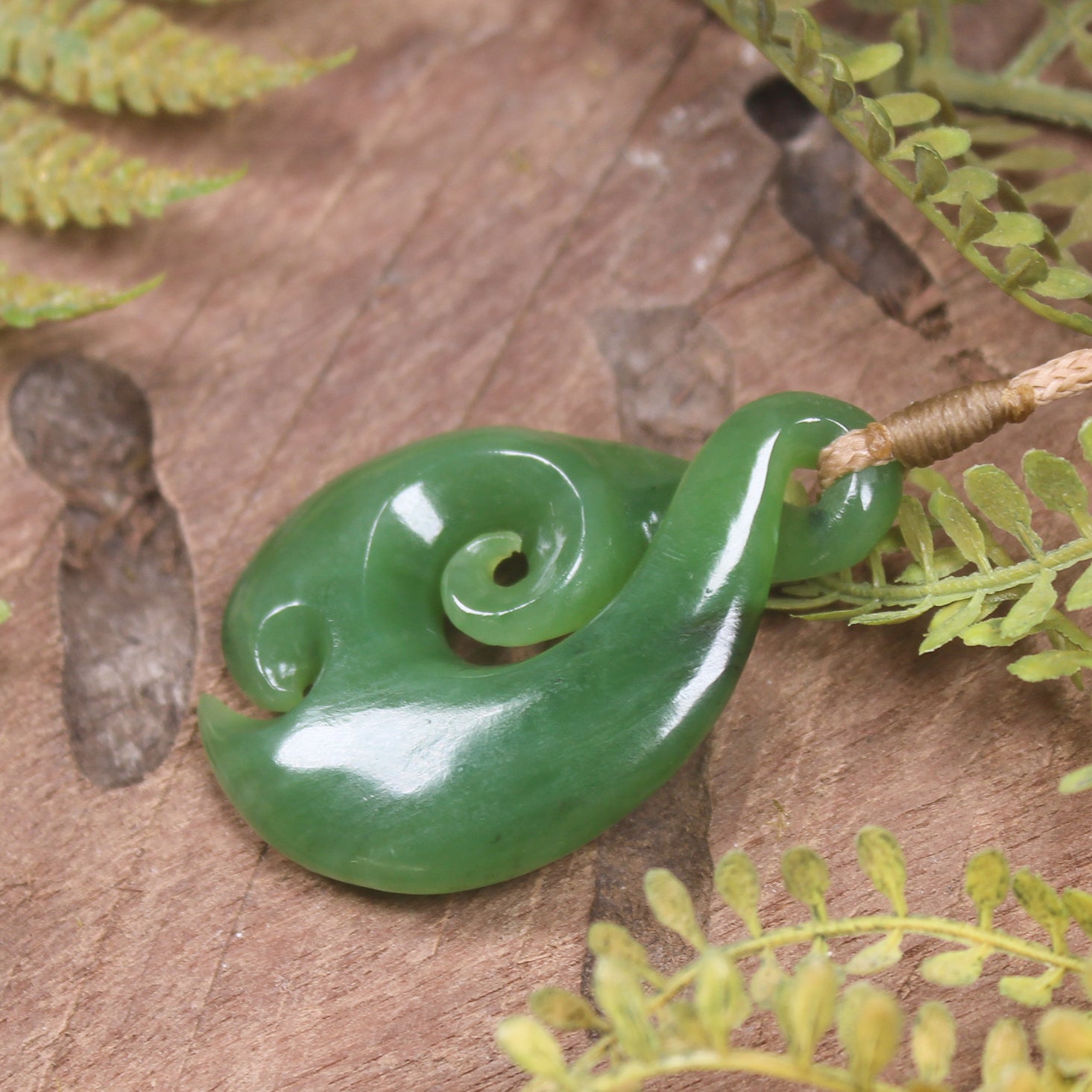 Twist or Pikorua carved from Hapopo Pounamu - NZ Greenstone