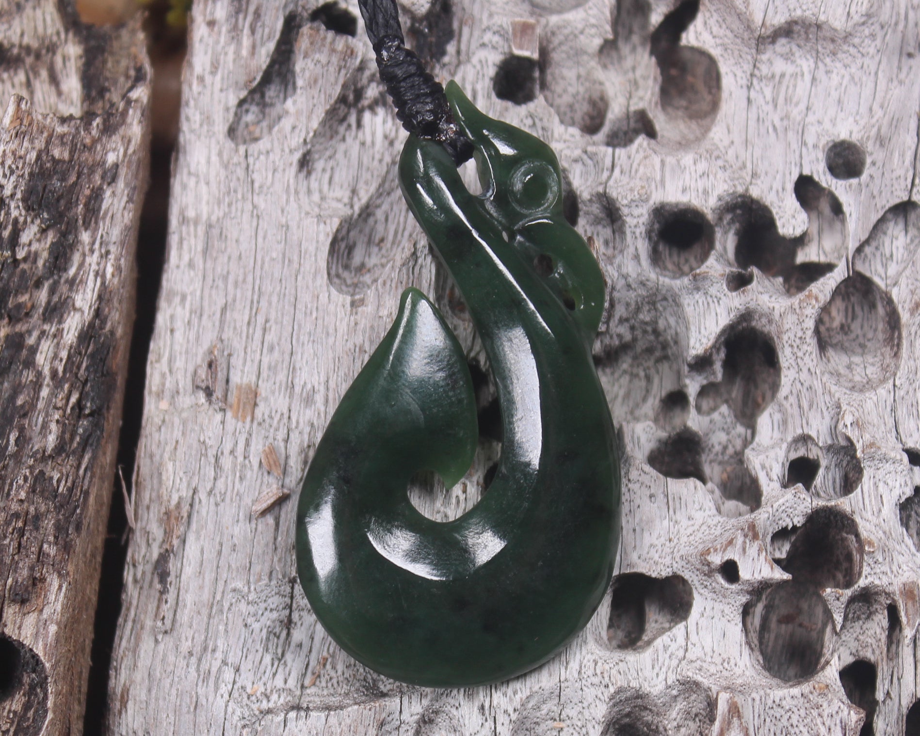 Kawakawa Pounamu Manaia pendant - NZ Greenstone