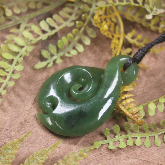 Twist carved from Hapopo Pounamu - NZ Greenstone