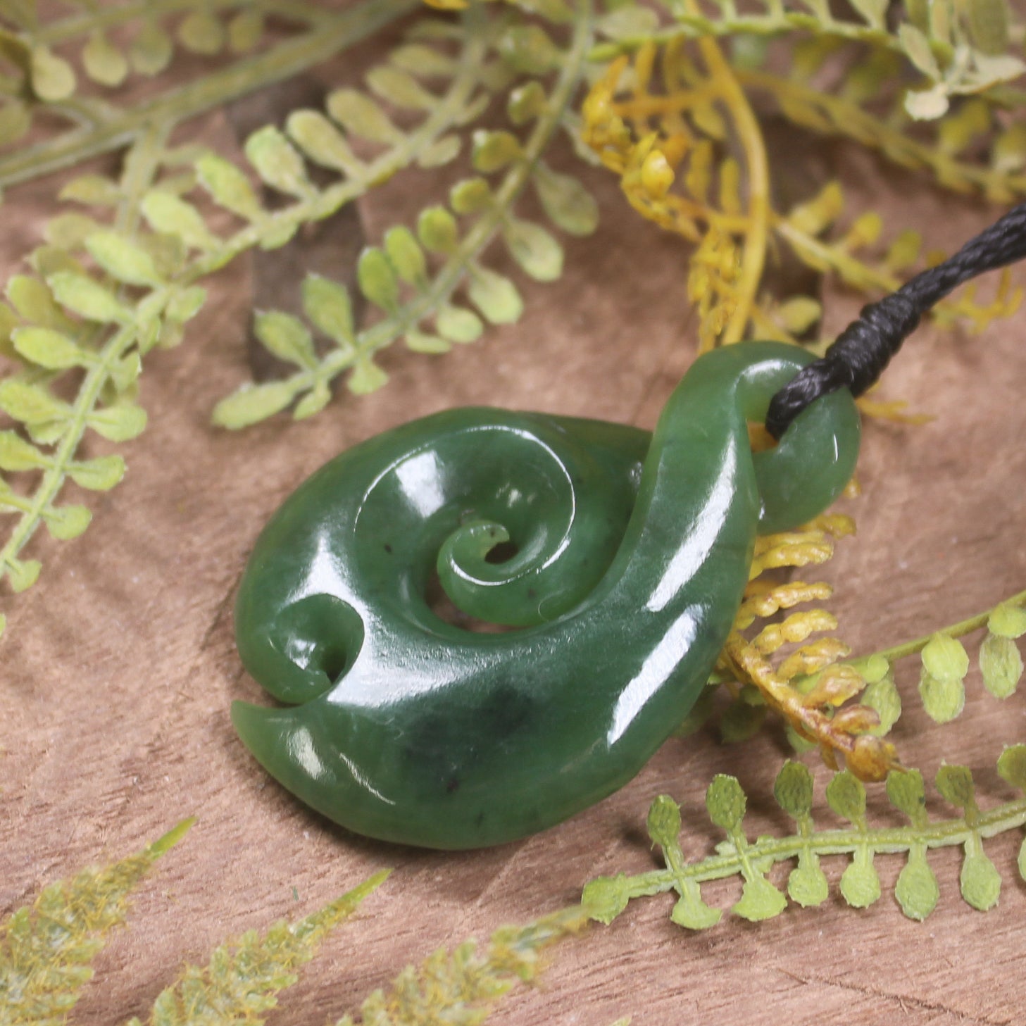 Twist carved from Hapopo Pounamu - NZ Greenstone
