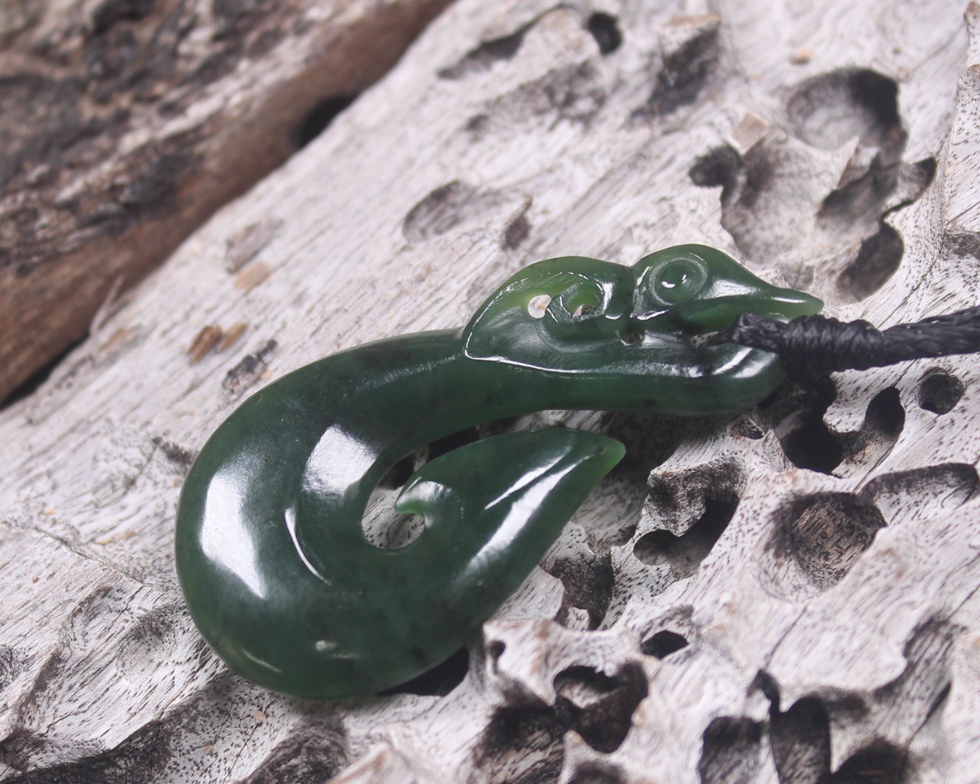 Kawakawa Pounamu Manaia pendant - NZ Greenstone
