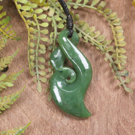 Twist or Pikorua carved from Hapopo Pounamu - NZ Greenstone