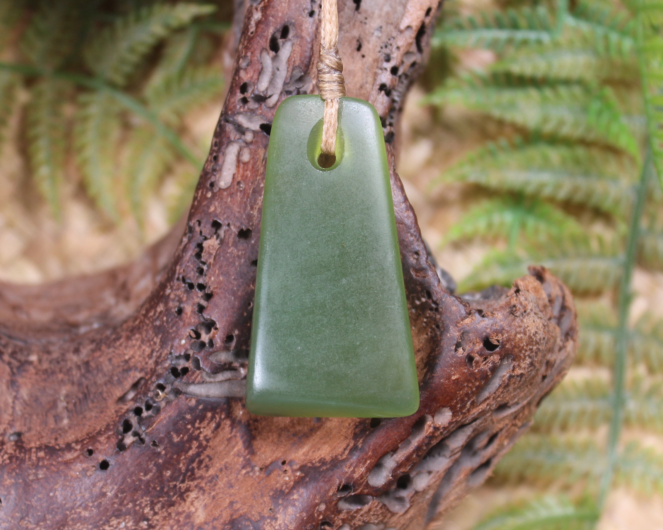 Toki or Adze Pendant carved from Tangiwai Pounamu - NZ Greenstone