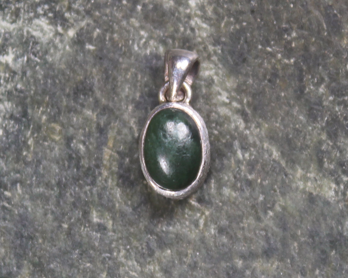 Kawakawa Pounamu pendant set in Sterling Silver - NZ Greenstone