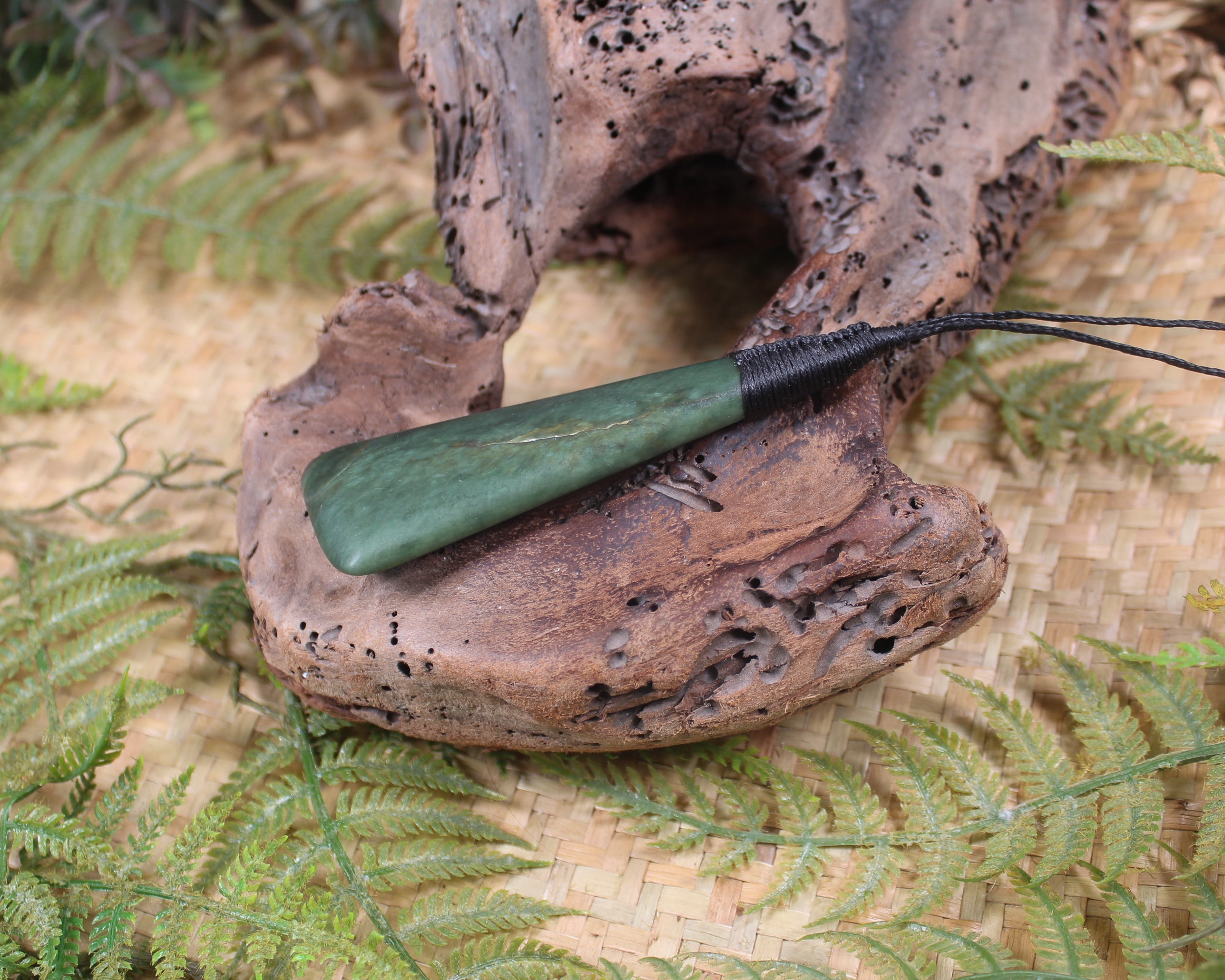 Toki or Adze Pendant carved from Kawakawa Pounamu - NZ Greenstone