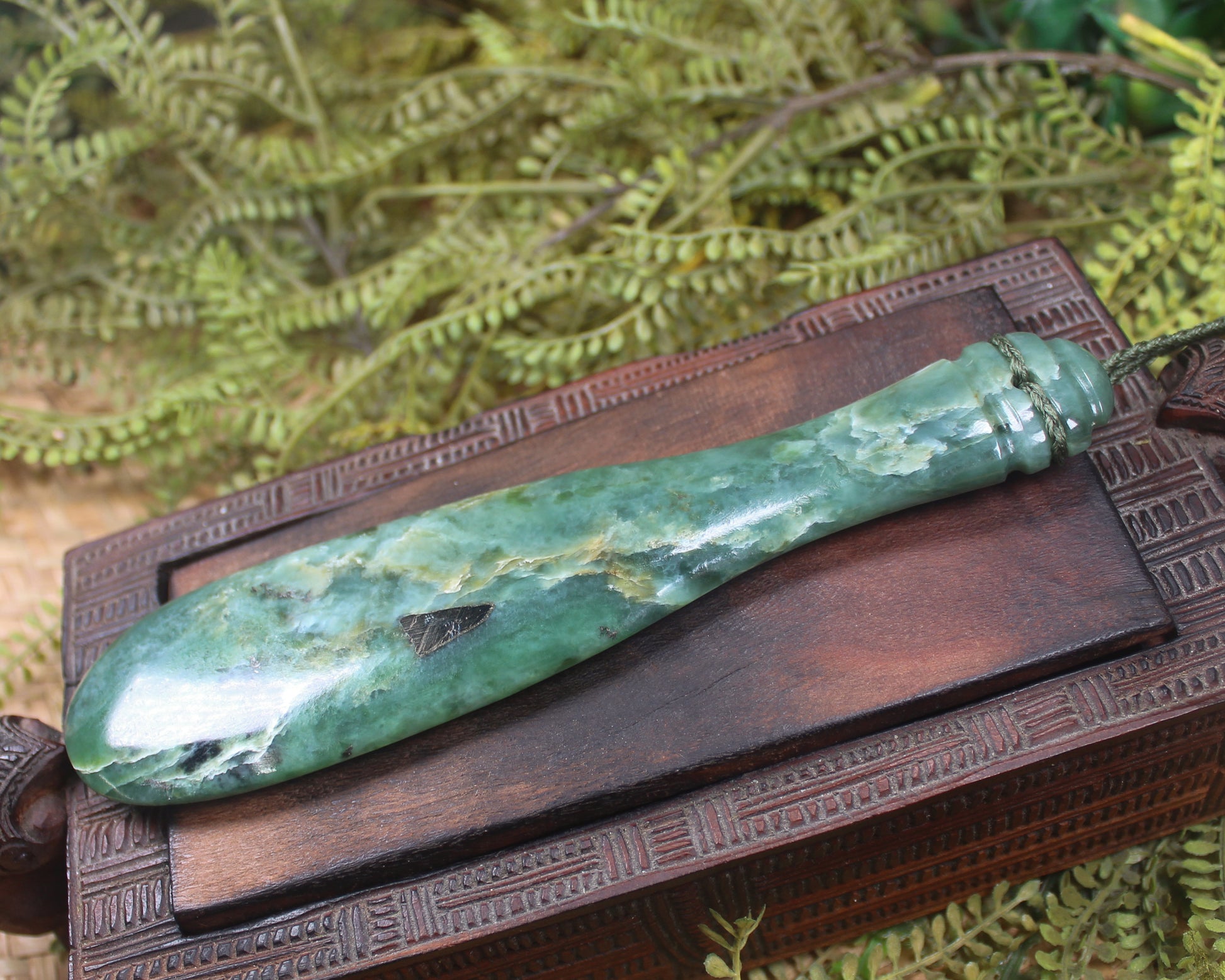 Mere or Patu carved from Inanga Pounamu - NZ Greenstone