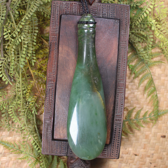 Mere or Patu carved from Inanga Pounamu - NZ Greenstone