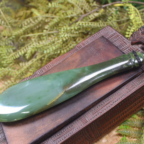 Mere or Patu carved from Inanga Pounamu - NZ Greenstone