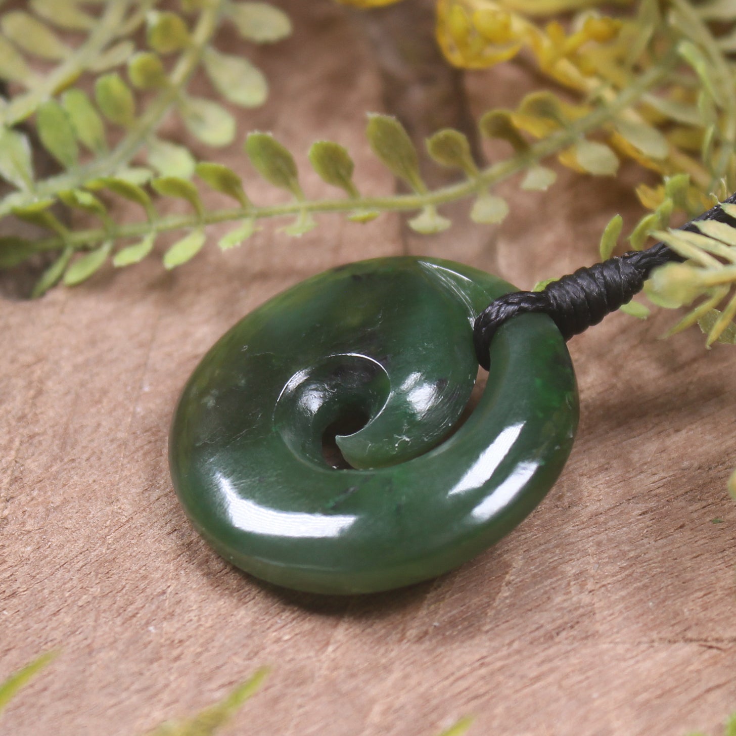 Kawakawa Pounamu Koru