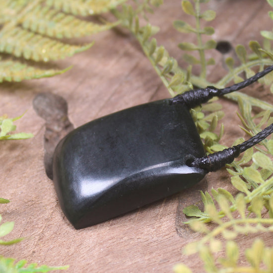 Kawakawa Pounamu Toki