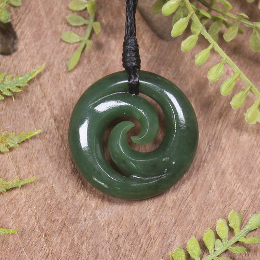Kawakawa Pounamu Koru