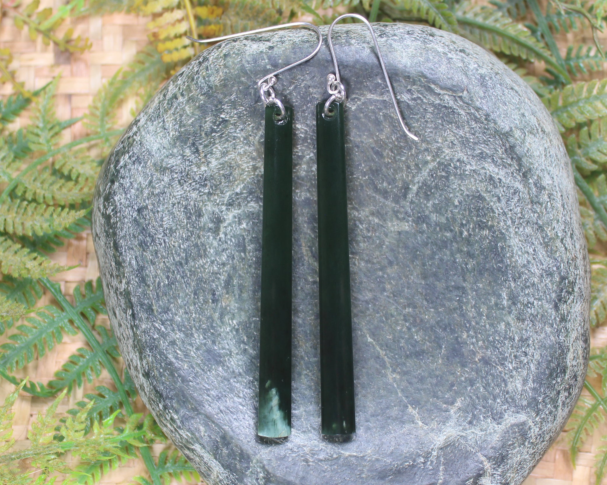 Roimata or Teardrop earrings carved from Kawakawa Pounamu - NZ Greenstone