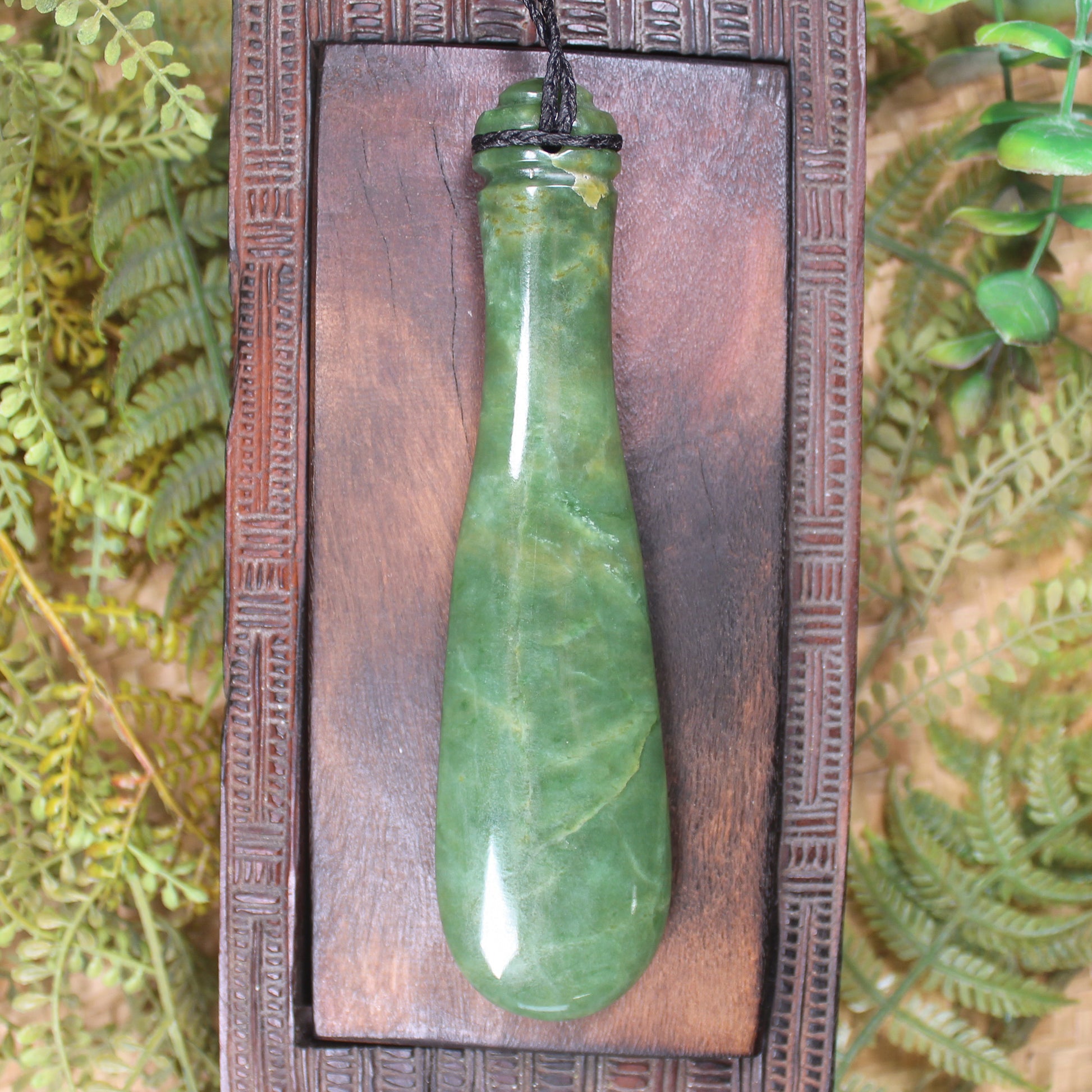 Flower Jade Pounamu Mere Pendant - NZ Greenstone