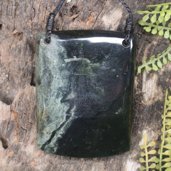 Kawakawa Pounamu Toki