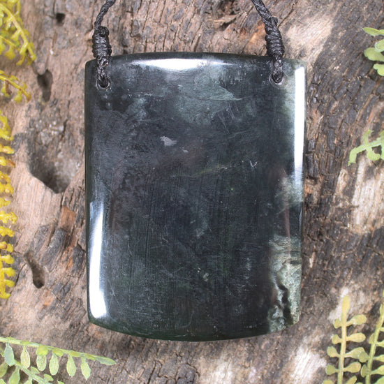 Kawakawa Pounamu Toki