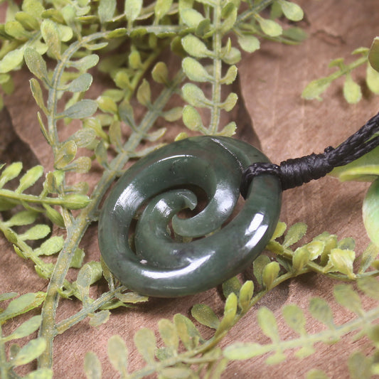 Kawakawa Pounamu Koru