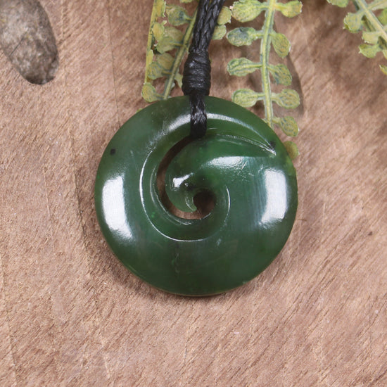 Kawakawa Pounamu Koru